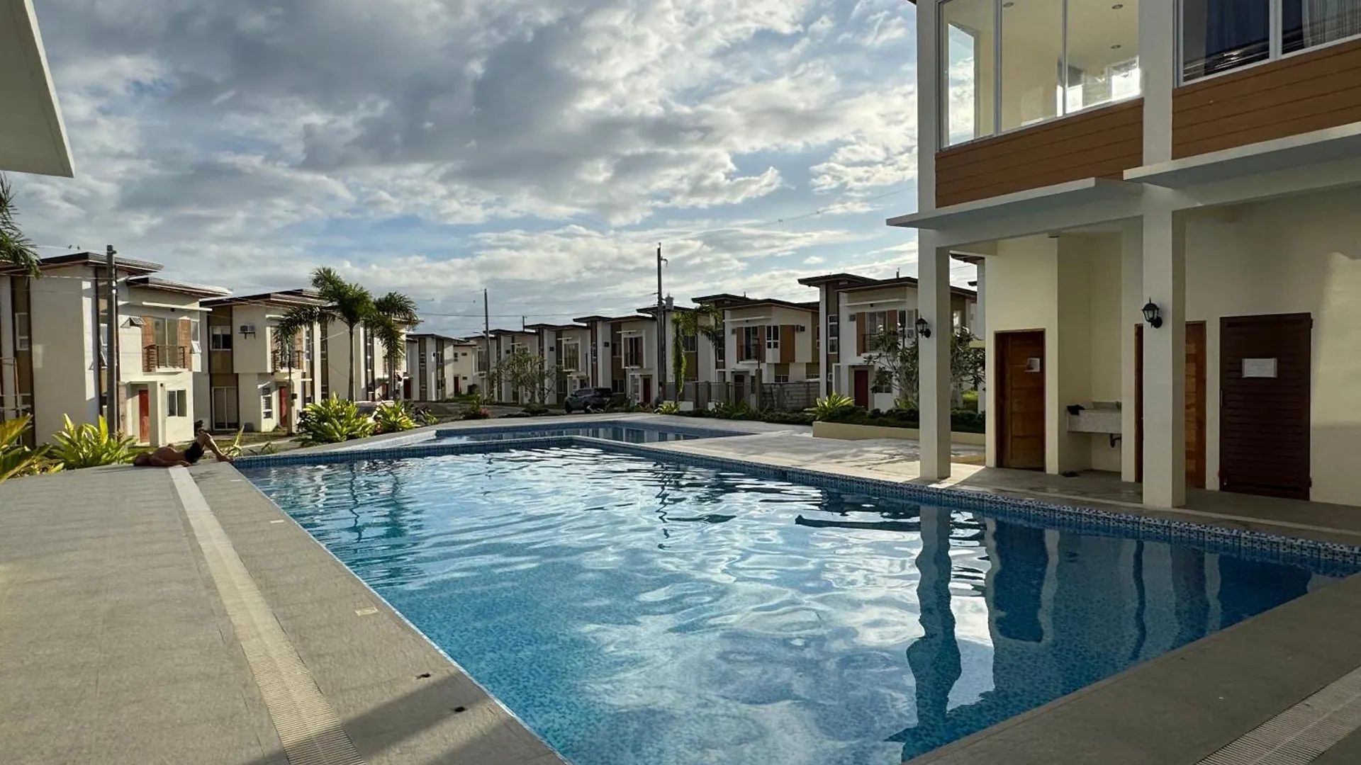 Velmiro Greens Dauis Panglao - 3 Bedroom Apartment Unit P1112